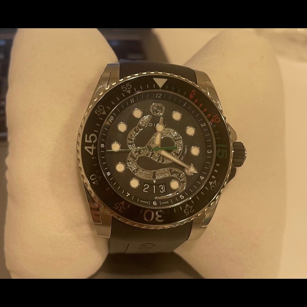 Gucci watch never worn